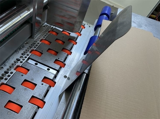بيتزا بوكس ​​أوتوماتيكية فليكس طابعة سلوتر يموت القاطع مجلد المصمغ آلة السرعة